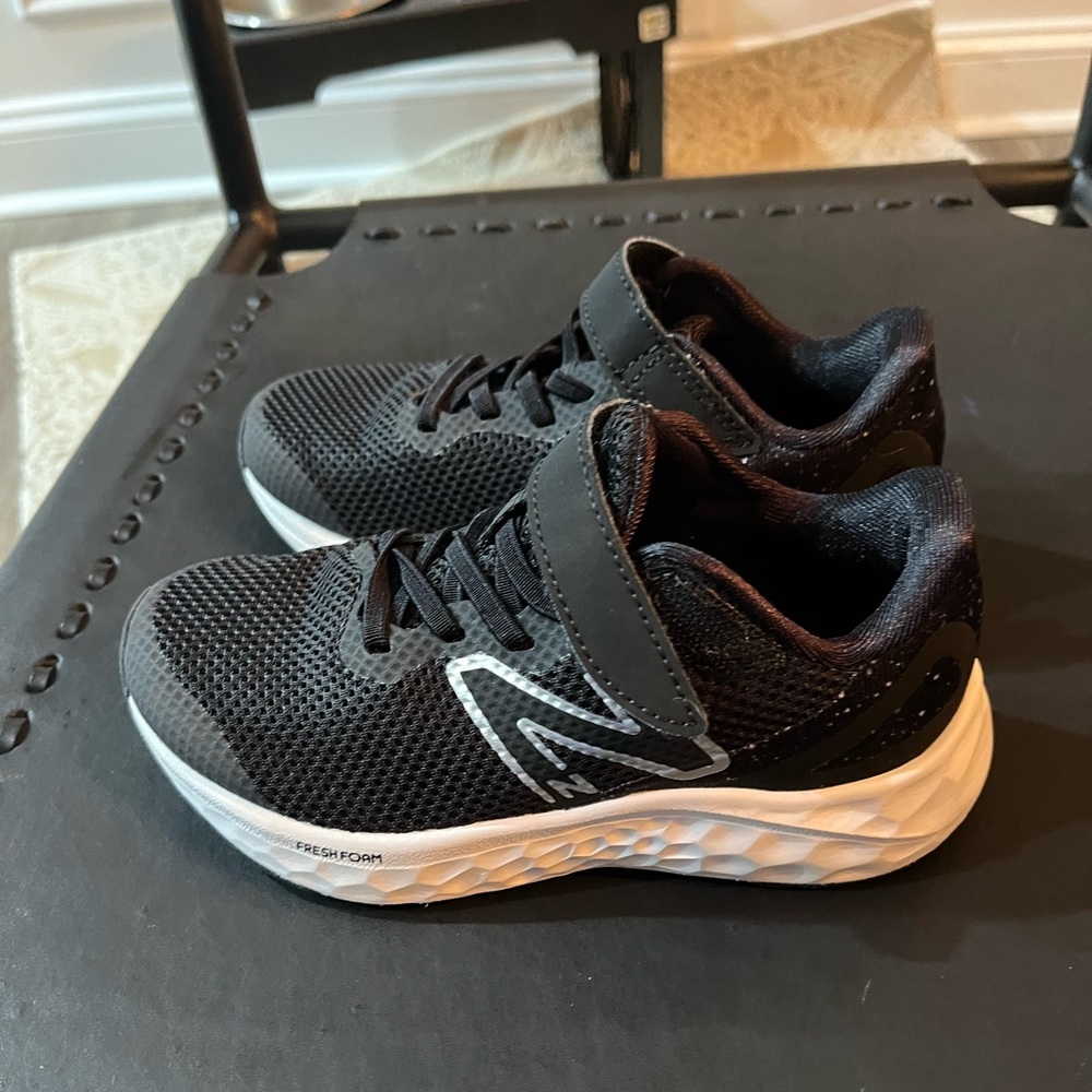 Brand new New balance 11.5 extra wide shoes w/velcro strap